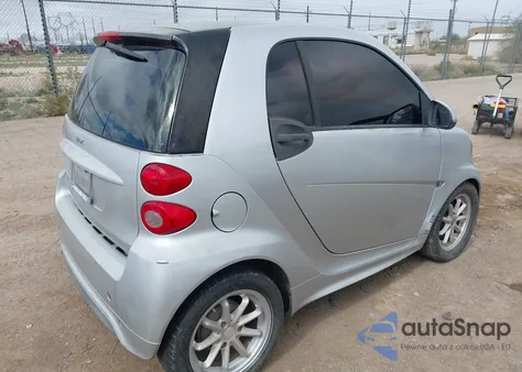 2013 Smart Fortwo Passion z USA, uszkodzony, nr VIN WMEEJ3BA0DK681718